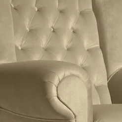 Chesterfield Ohrenbackensessel in Beige - Mavilia
