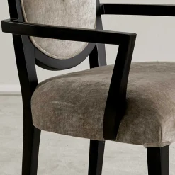Design Armlehnenstuhl in Hellgrau Samt - First