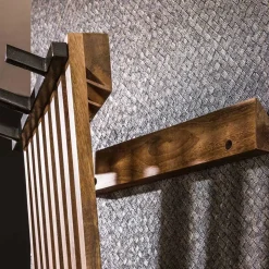 Design Garderobe aus Mangoholz in Sand - Laan