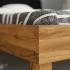 Design Wildeichebett mit schwarzem Kopfteil - Olbysca I