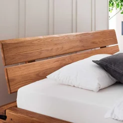 Designbett aus Eichenbalken mit Metallfüßen - Frenanda