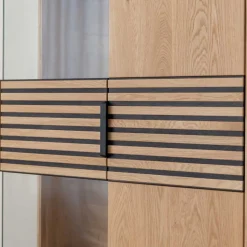 Massivholz Vitrine in Eiche mit Schwarz - Eribella