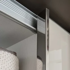 Moderner Kleiderschrank mit 4 Schwebetüren - Amalia