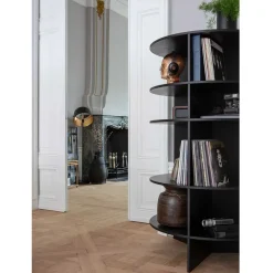 Schwarzes Holz Regal in Halbrund - Nircana