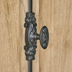 Vitrinenschrank im Landhaus Look - Hengas