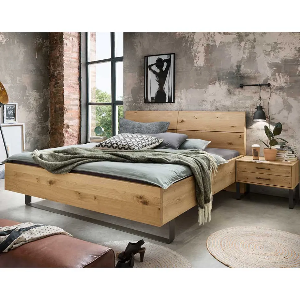 Wildeiche Bett mit Metallkufen - Siestago
