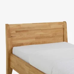 Wildeiche Holzbett Homlet mit Komforthöhe